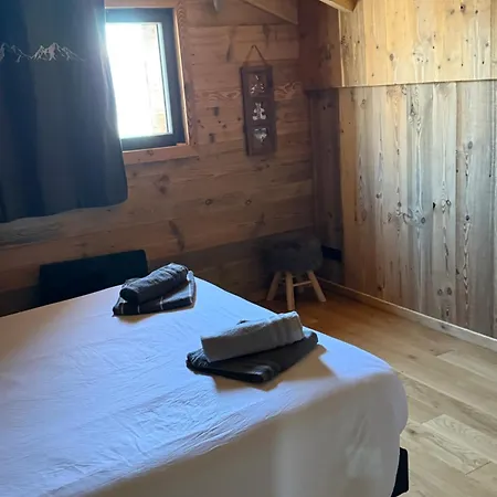 Du Rocher Romeu Chalé *